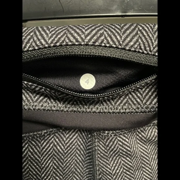 Lululemon Run: Inspire Crop II *All Luxtreme Giant Herringbone Heathered Black 4 - Picture 6 of 7